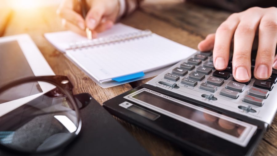 Conseguir que la grandes empresas tributen el 15% efectivo de las ganancias por el impuesto de sociedades